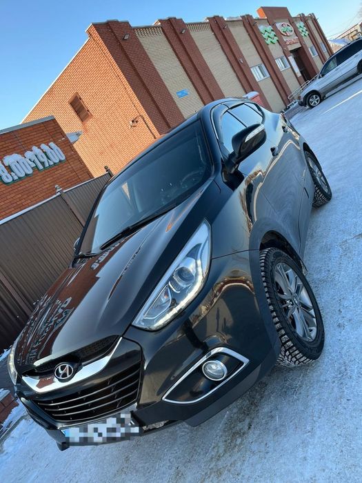 Продам Hyundai Tucson 2013 года.