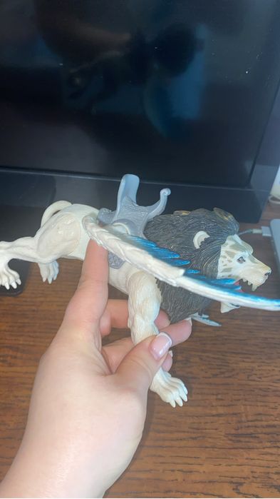 Лев крылатый игрушечный