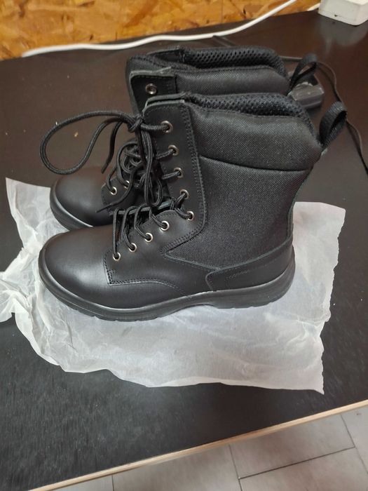 Vand bocanci barbați