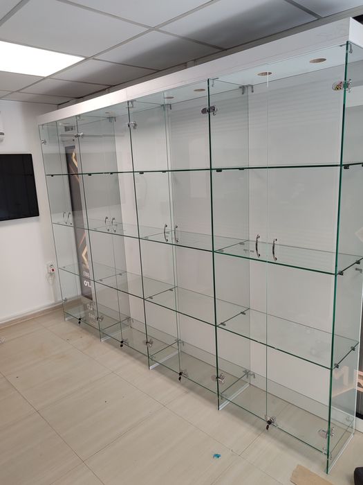 Rafturi, tejghele, mobilier comercial pentru magazine