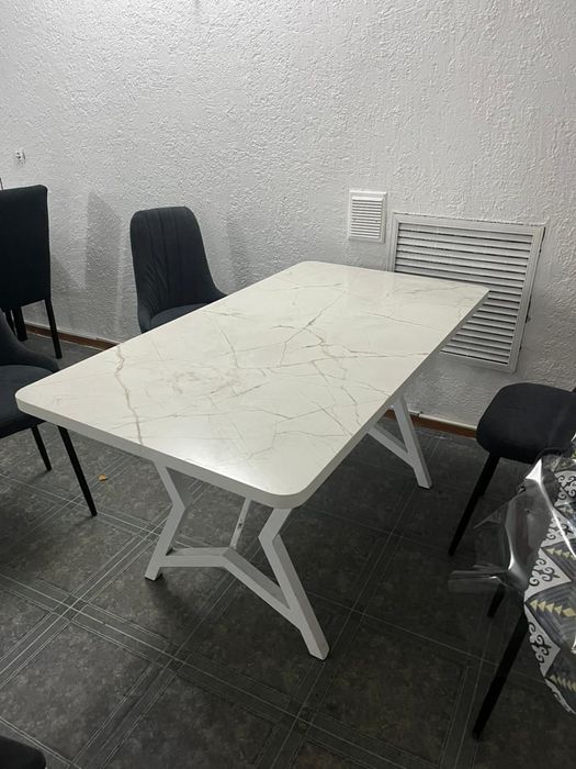 Стол разм 160/90, 8 шт стулья