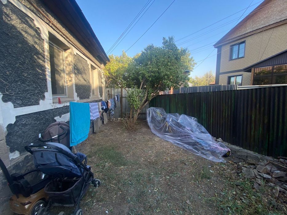 Продам пол дома на два входа