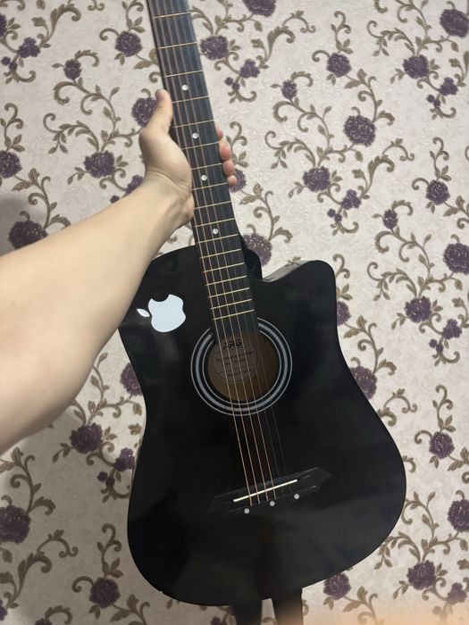 Гитара акустика