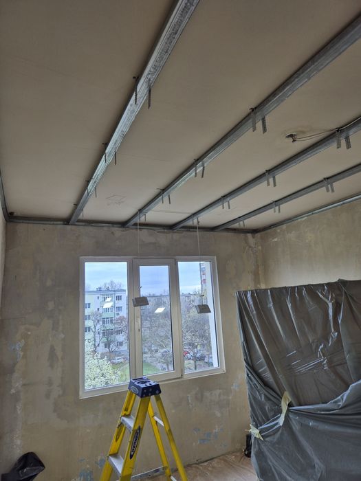 Предлагаме Качественни ремонтни дейности. 
Шпакловки, боядисване, подо