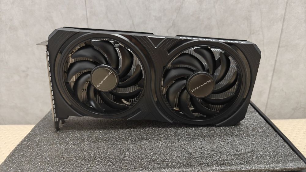 Видеокарта Gainward RTX 4060 Python II 8 Гб