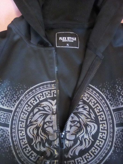 Bluză de trening bărbătească cu gluga model deosebit mărime XL