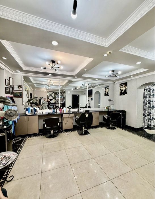 Сдам в аренду место в салоне