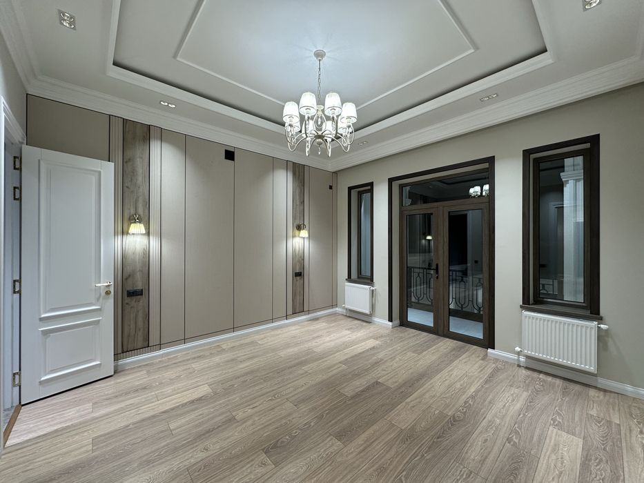 Уй сотилади  Учкахрамон гулистон масжид олдида