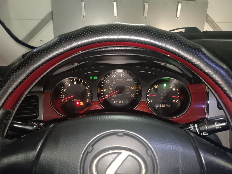 Продам идаельный Лексус