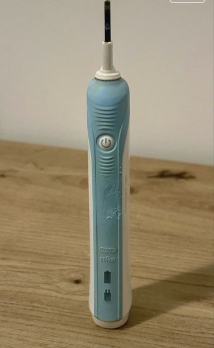Periuta electrica Oral-B