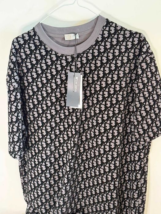 Tricou Dior gri marimea 3XL