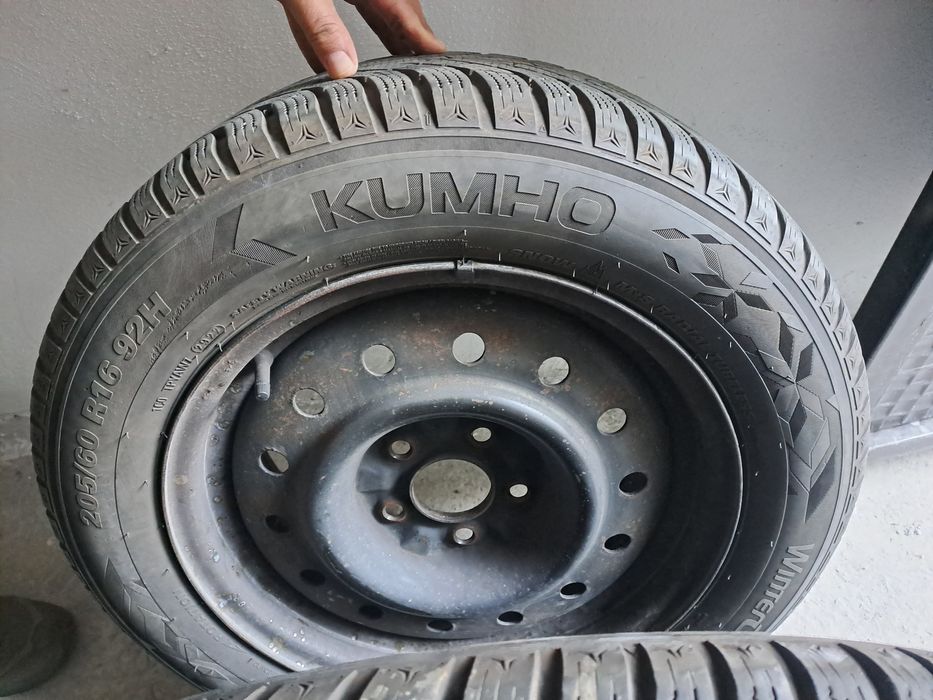205.60.16 Kumho зимни