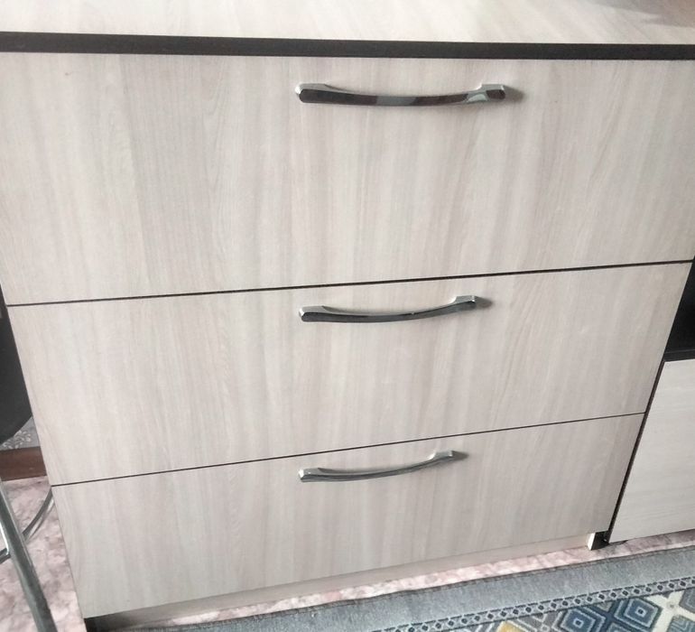 Продам обувницу в хорошем состоянии