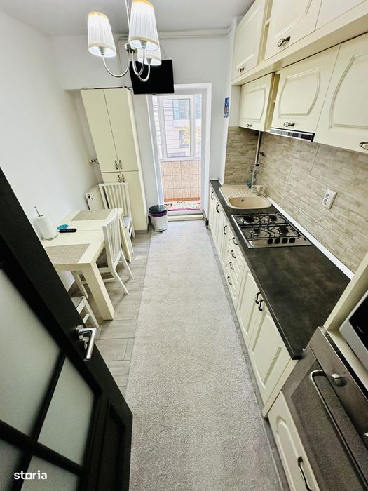 Apartament 3 camere Tg. Cucu-Podu de fier la bulevard