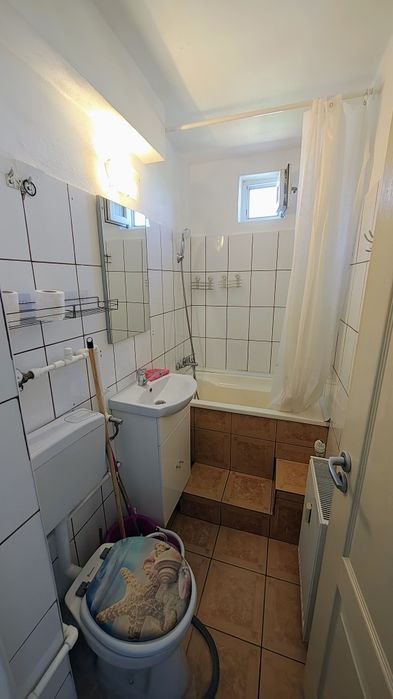 Închiriez garsonieră