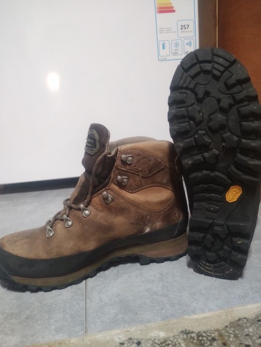 Туристически обувки