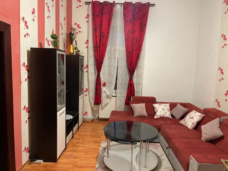 Închiriez casa 2 camere