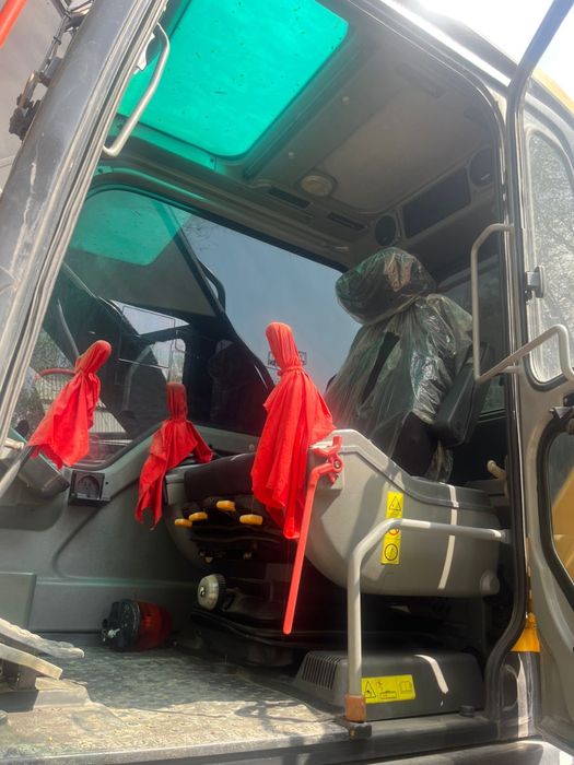 Экскаватор EC240 Volvo