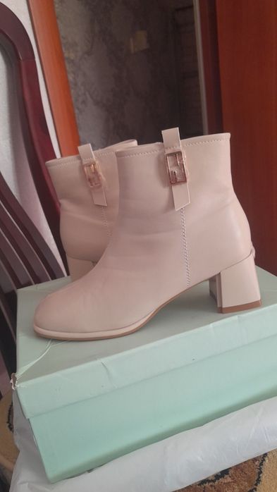 Продам новый сапоги срочно