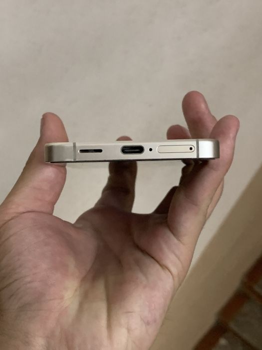 Samsung Galaxy S24 8/256Gb 400 y.e