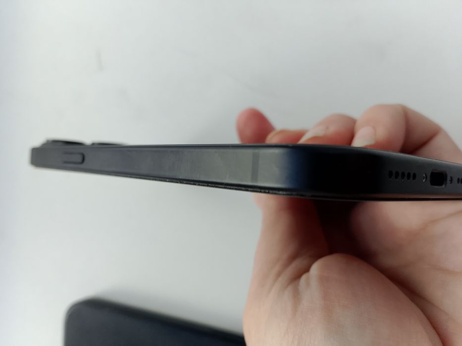 Продам айфон 15.