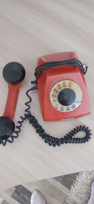 Продам старинный рабочий телефон