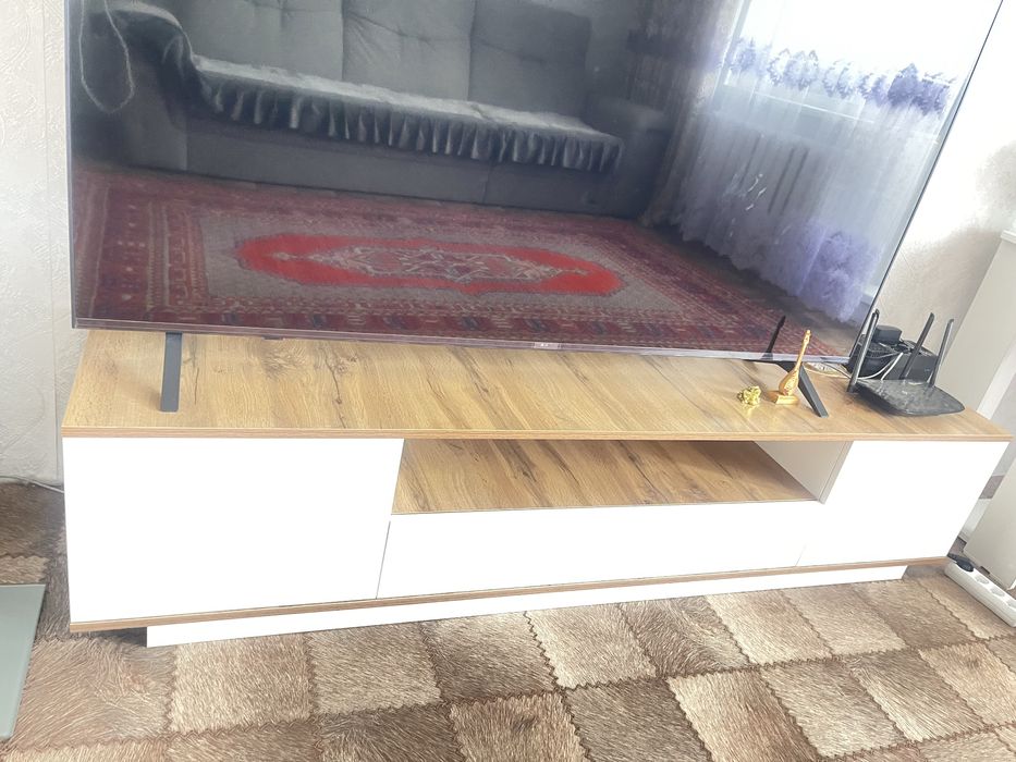 Продам тумбу под телевизор