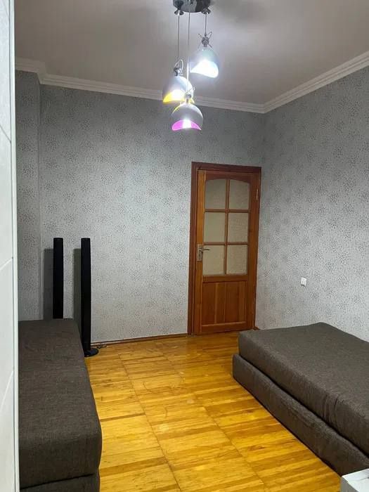 Хорошая квартира в Мирзо-Улугбекском районе по хорошей цене!