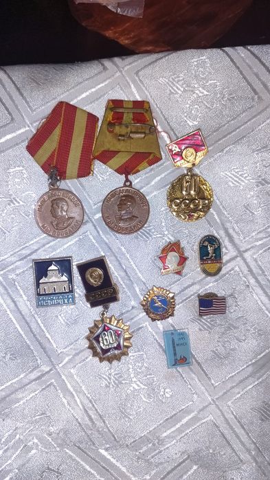 Продам медали и значки