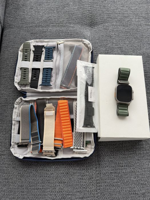 Apple Watch Ultra 2022 GPS, cellular, titanium 49mm, 10/10 + multe accesorii