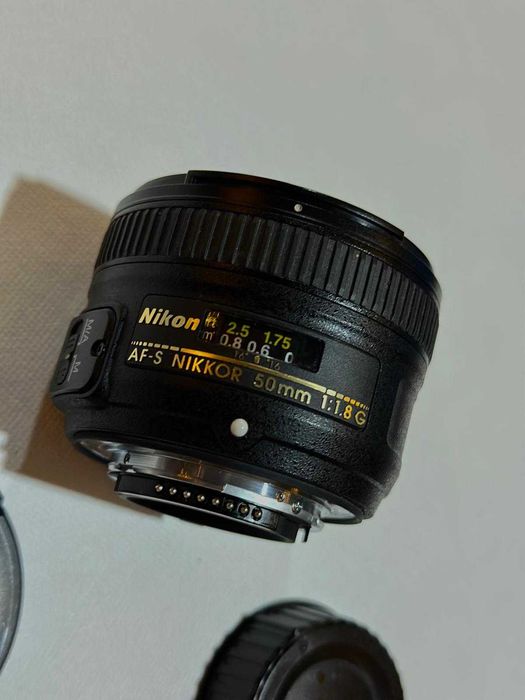 Vând aparat foto DSLR Nikon D5100