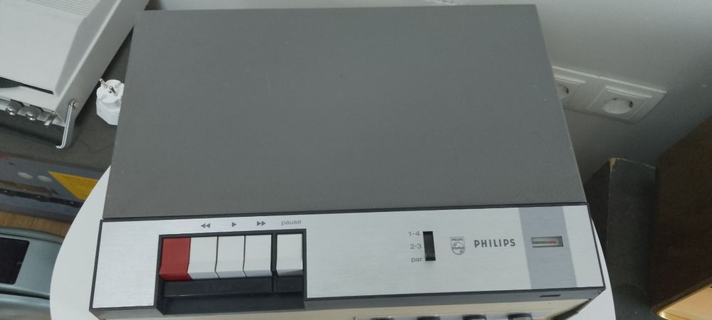 Lampi, sunet cald! Magnetofon Philips