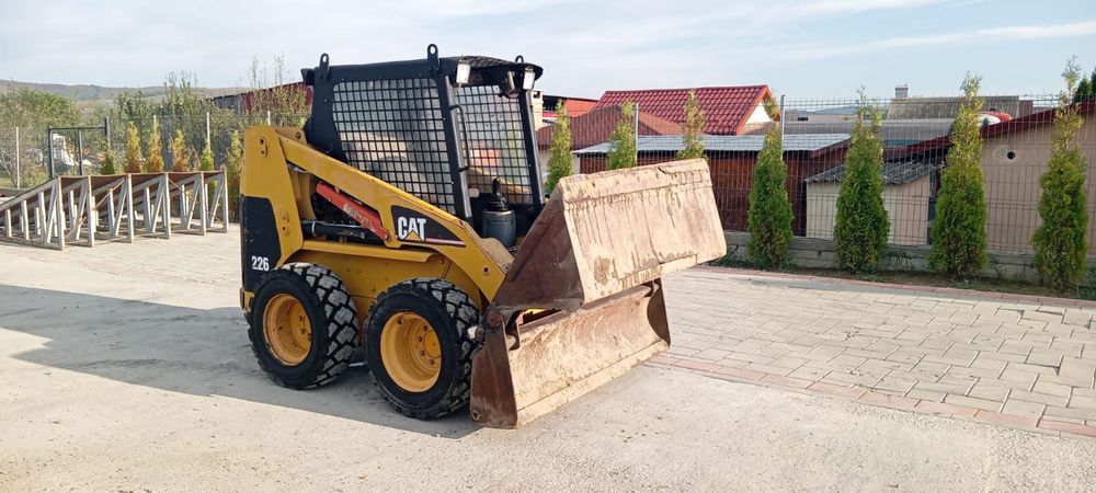 Miniincarcator Caterpillar 226 2600kg