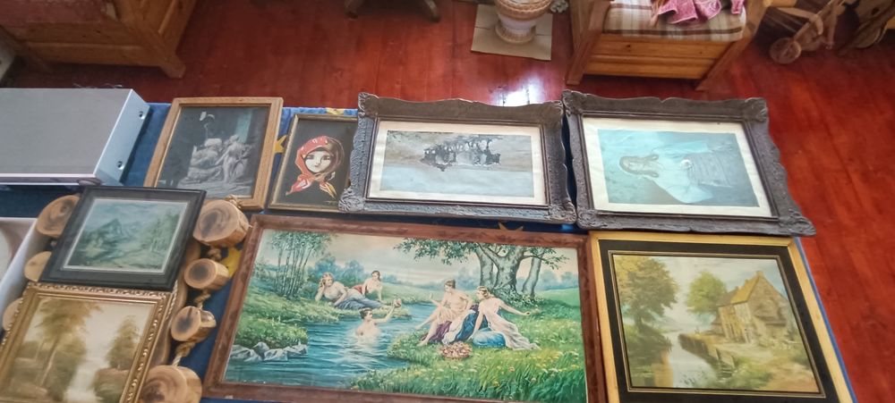 Tablouri, diferite modele , pictate manual aproape toate