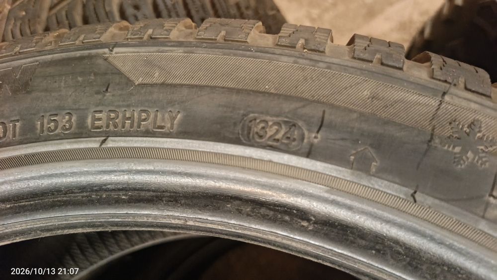 Шины зима 245/40/18 без шипов