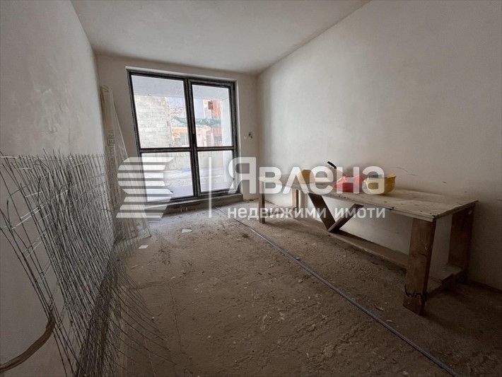 Продава се Двустаен апартамент в Варна, Колхозен пазар - 52 кв.м за 1597 €/кв.м - Снимка #2