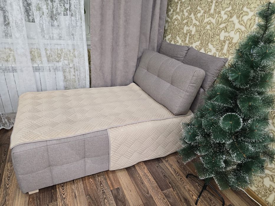 Продам диван-пуфик