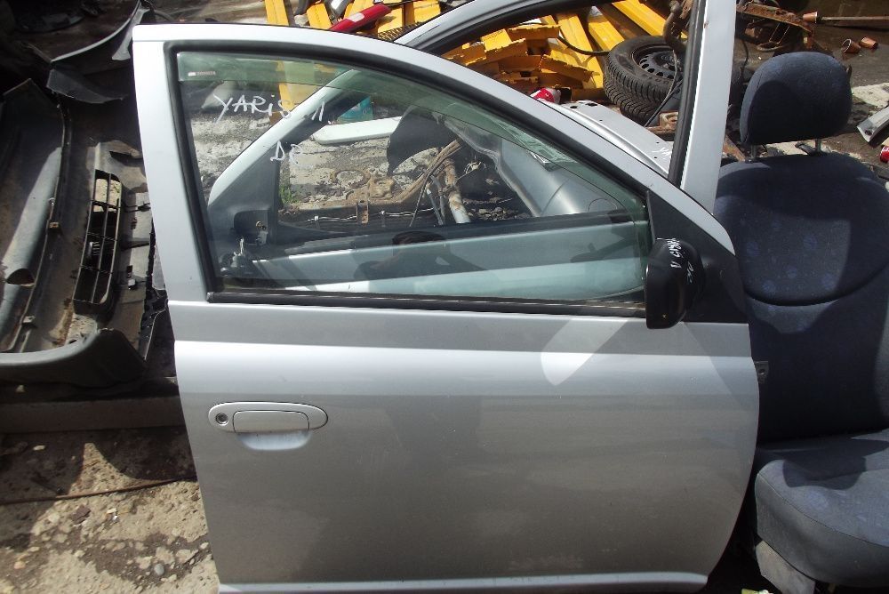 Usa Toyota Yaris 1999-2005 usi fata stanga dreapta dezmembrez Yaris