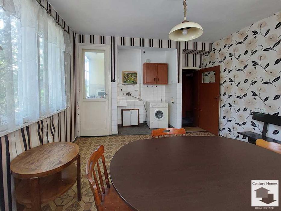 Продава се Четиристаен апартамент в Велико Търново, Център - 100 кв.м за 1330 €/кв.м - Снимка #3