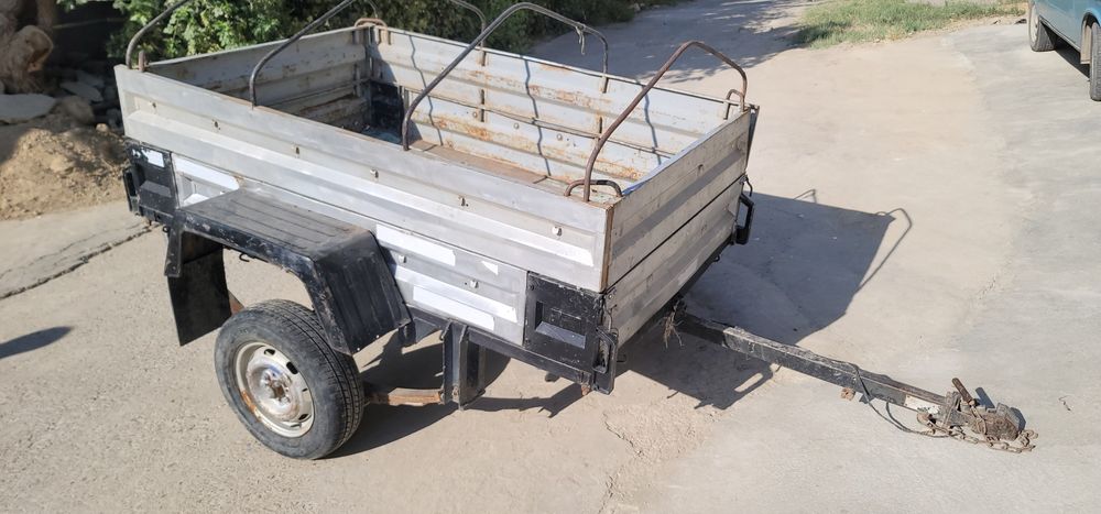 Прицеп сотилади[енгил машина учун]