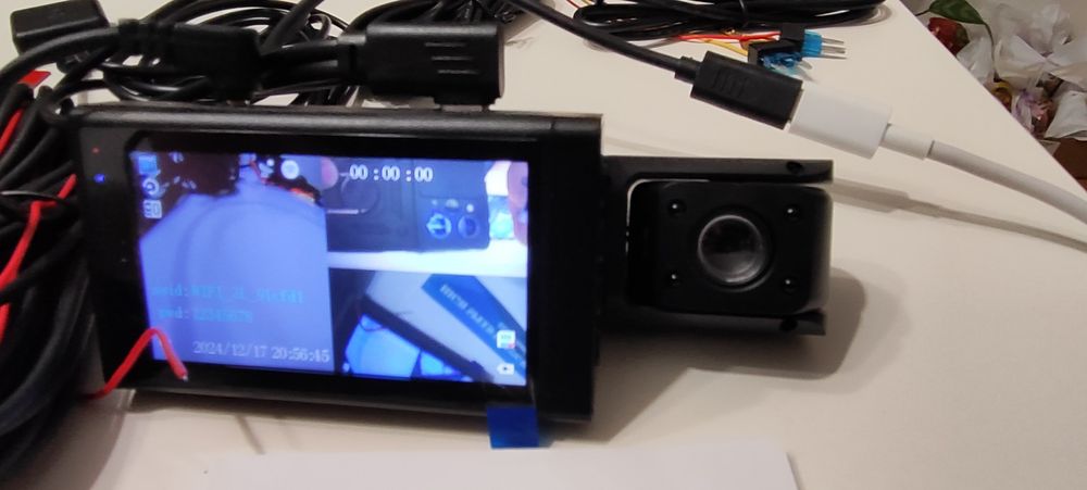 Видеорегистратор за автомобил с 3 (три) камери и GPS