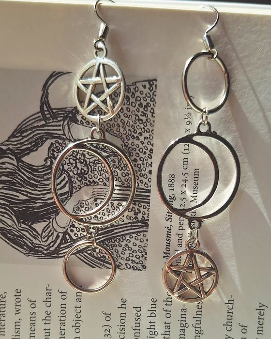 Обеци-кристали, пентаграм, Demon slayer, луна, готик, бохо, молец