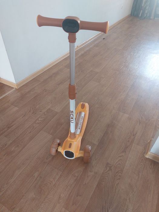 Продам самокат ручка с регулировкой
