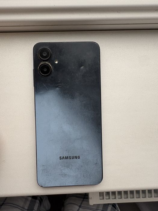 Vand Samsung A06 fisurat