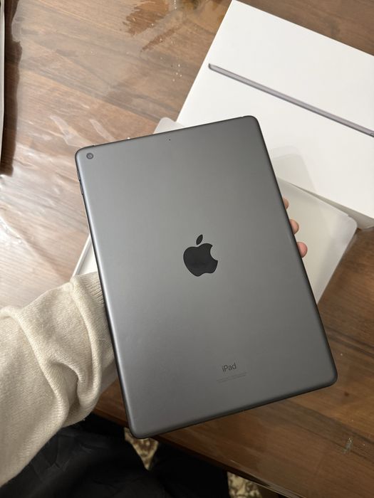 Ipad 9th gen 2021 как новый 99% емкость