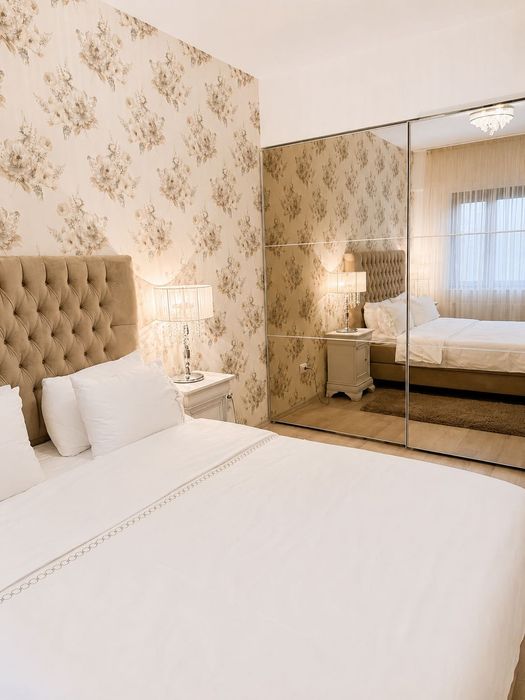Vând apartament 2 camere LUX