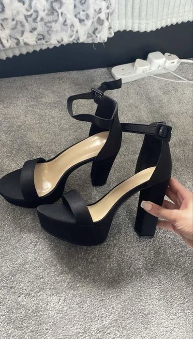 Стилни обувки на ток