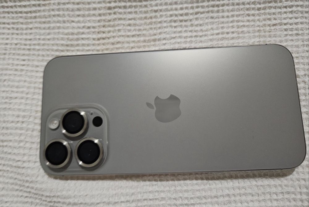 Айфон 15 про макс 256 гб 86 емкасть без ремонта!