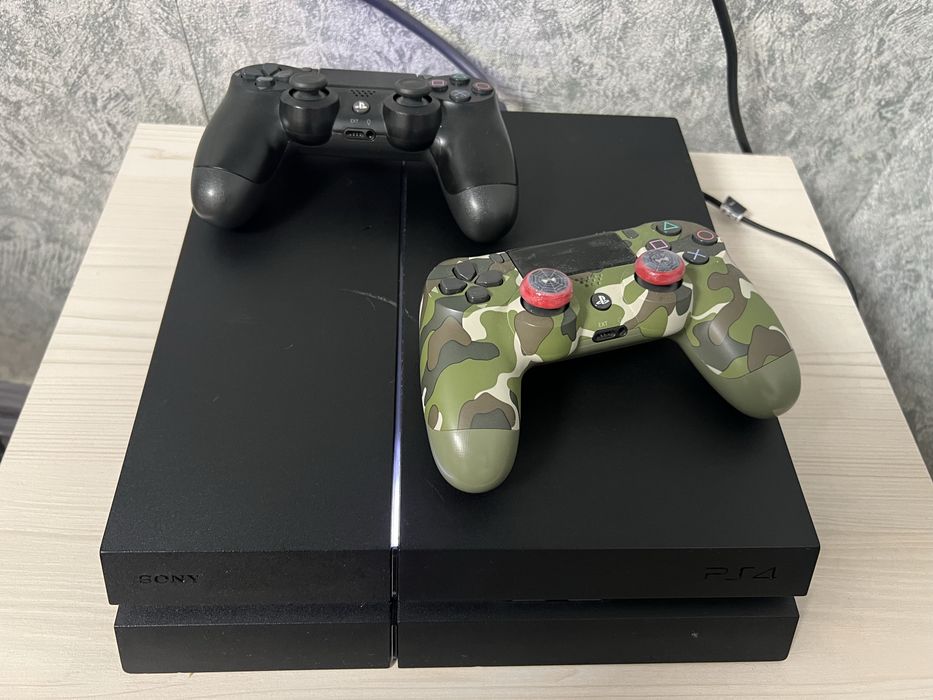 Продам Playstation 4 fat