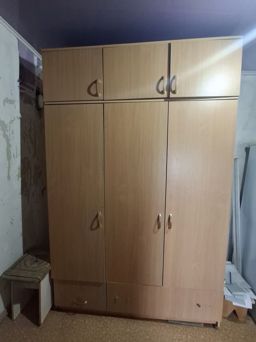 Продам стенку и шкаф для белья
